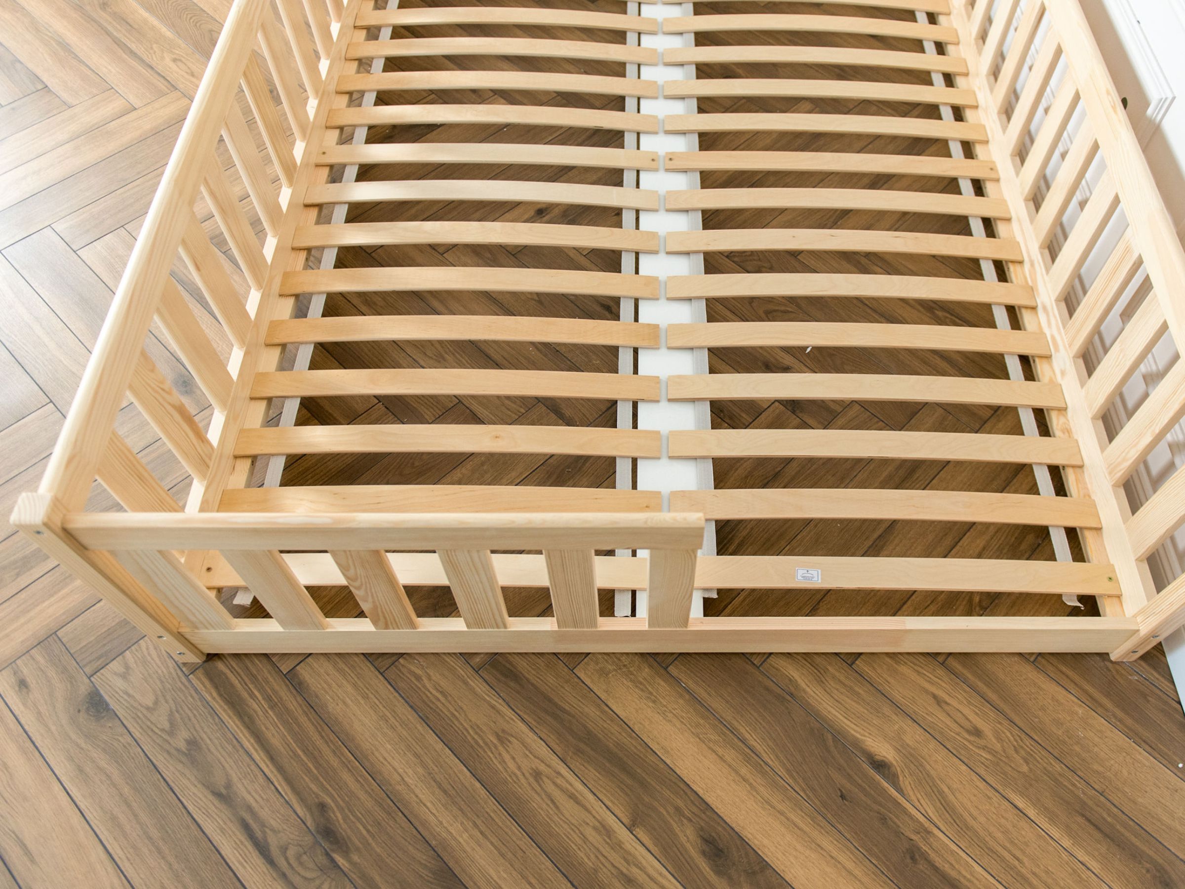 LEVI Gulvseng 140x200 – Romslig Montessori-seng i skandinavisk design image