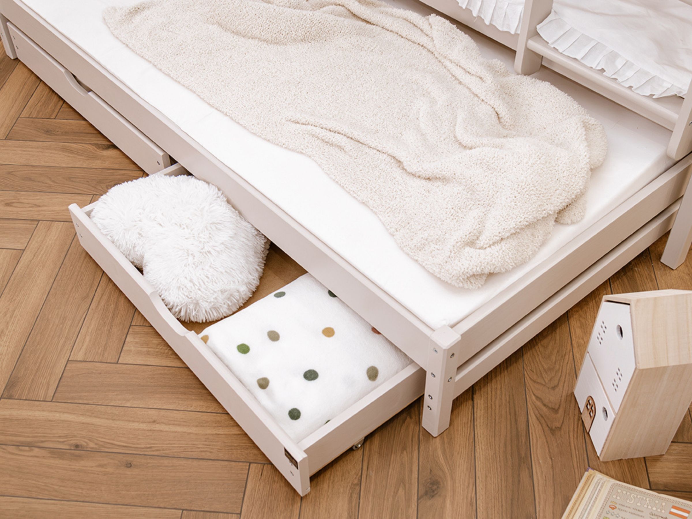 Blanka Køyeseng 90x200 – Uttrekkbar Gjesteseng og Oppbevaringsskuffer - Kaszmir image