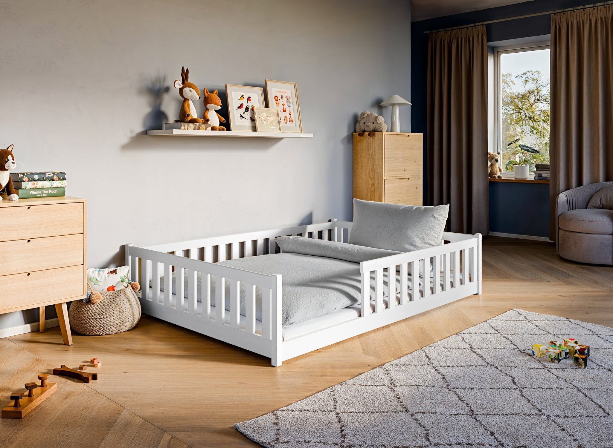 Montessori-seng MATI 140x200 – trygg og stilren barneseng i hvit - INTRODUKSJONSPRIS!